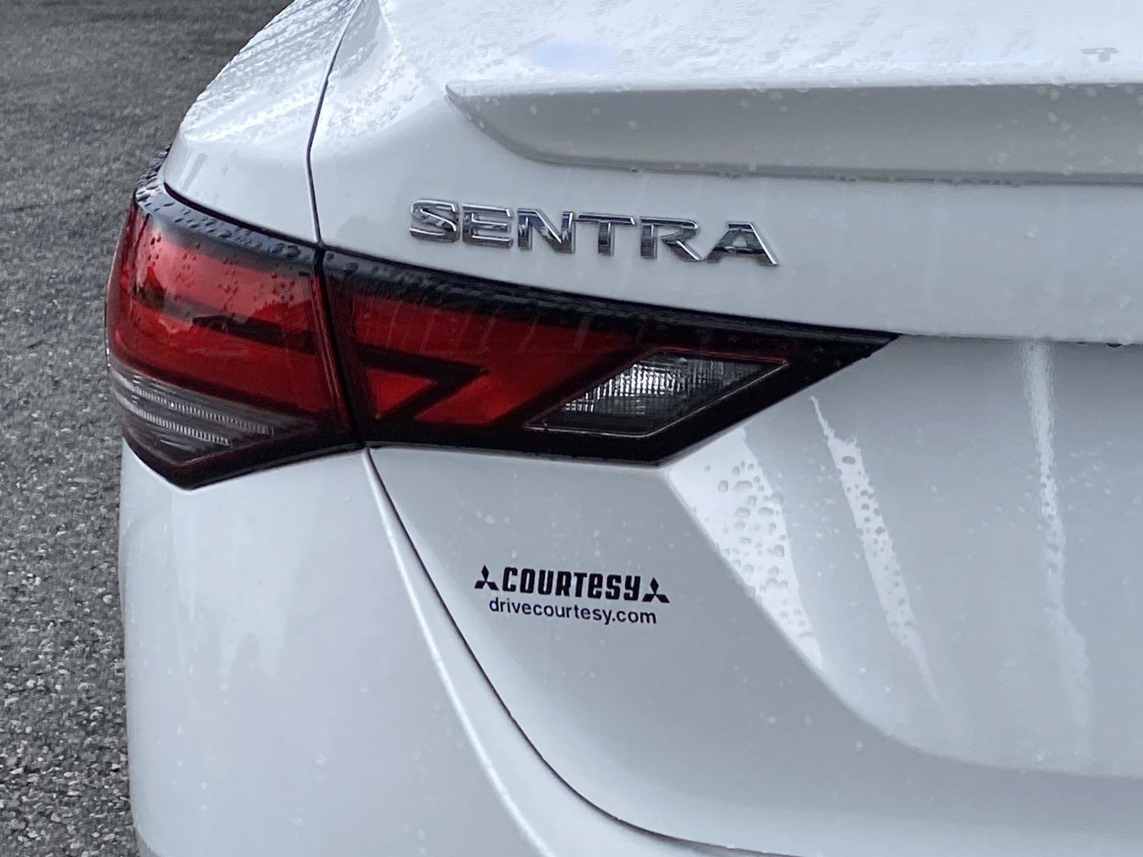Used 2023 Nissan Sentra SR w/ SR Premium Package FWD image 6