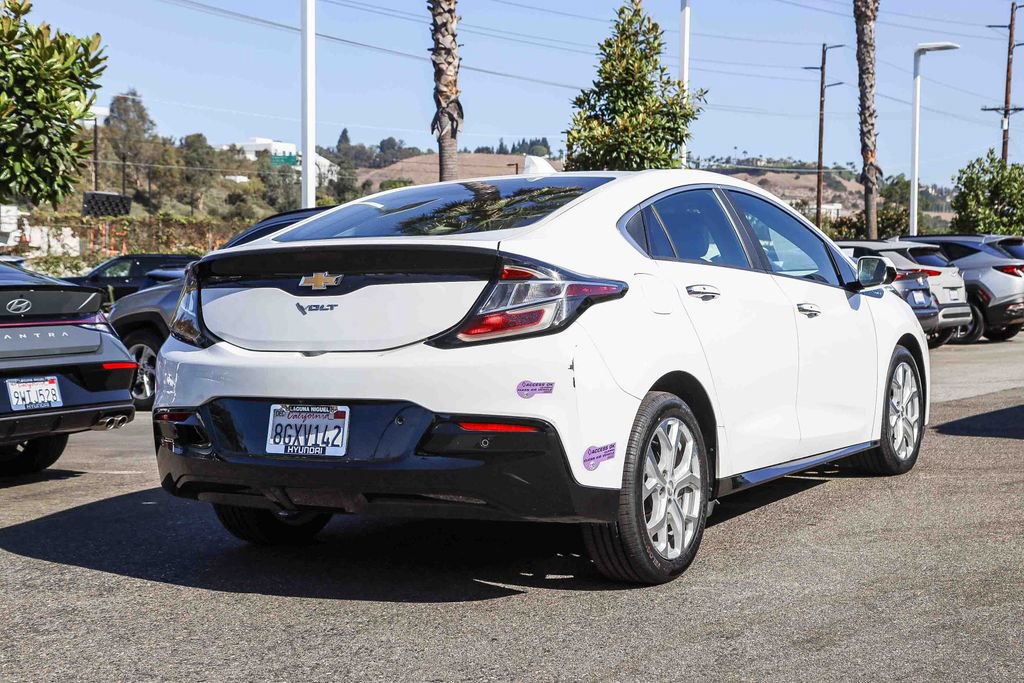 Used 2018 Chevrolet Volt Premier w/ Driver Confidence Package FWD image 6