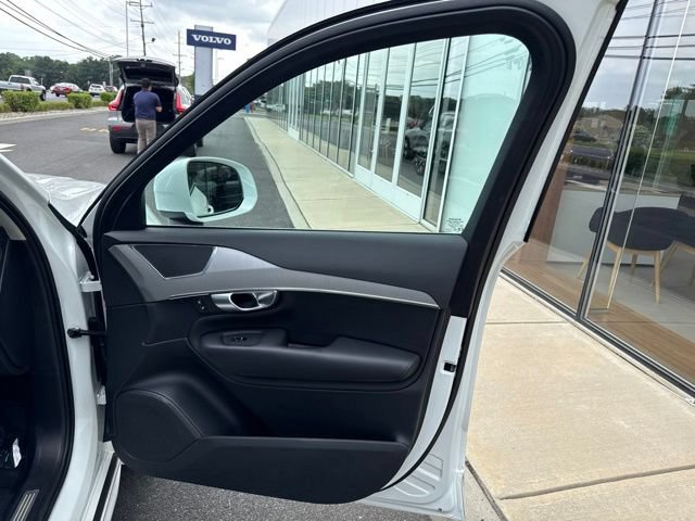 Used 2024 Volvo XC90 B5 Core w/ Climate Package AWD/4WD image 14