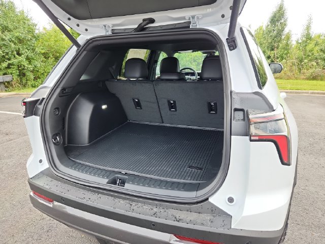 New 2027 Chevrolet Equinox ACTIV w/ Safety and Technology Package FWD image 18