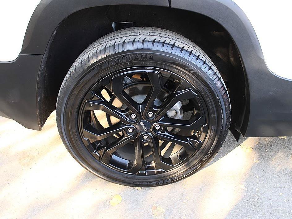 Used 2020 GMC Terrain SLE w/ Elevation Edition FWD image 19