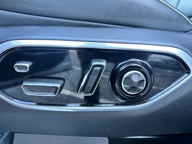 Used 2023 Jeep Grand Cherokee Summit w/ Luxury Tech Group V image 10