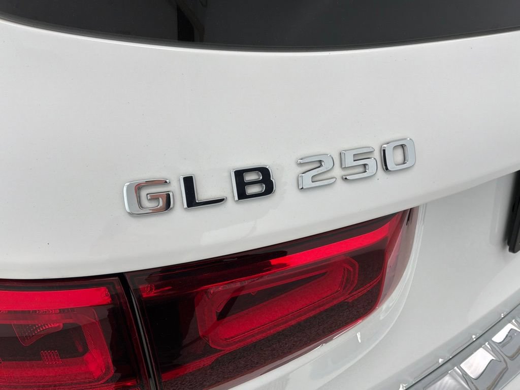Used 2023 Mercedes-Benz GLB 250 image 23
