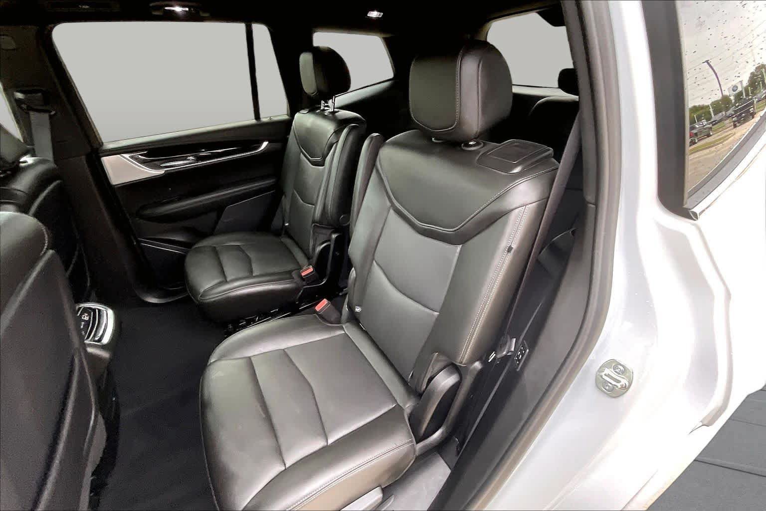 Certified 2025 Cadillac XT6 Premium Luxury FWD image 21