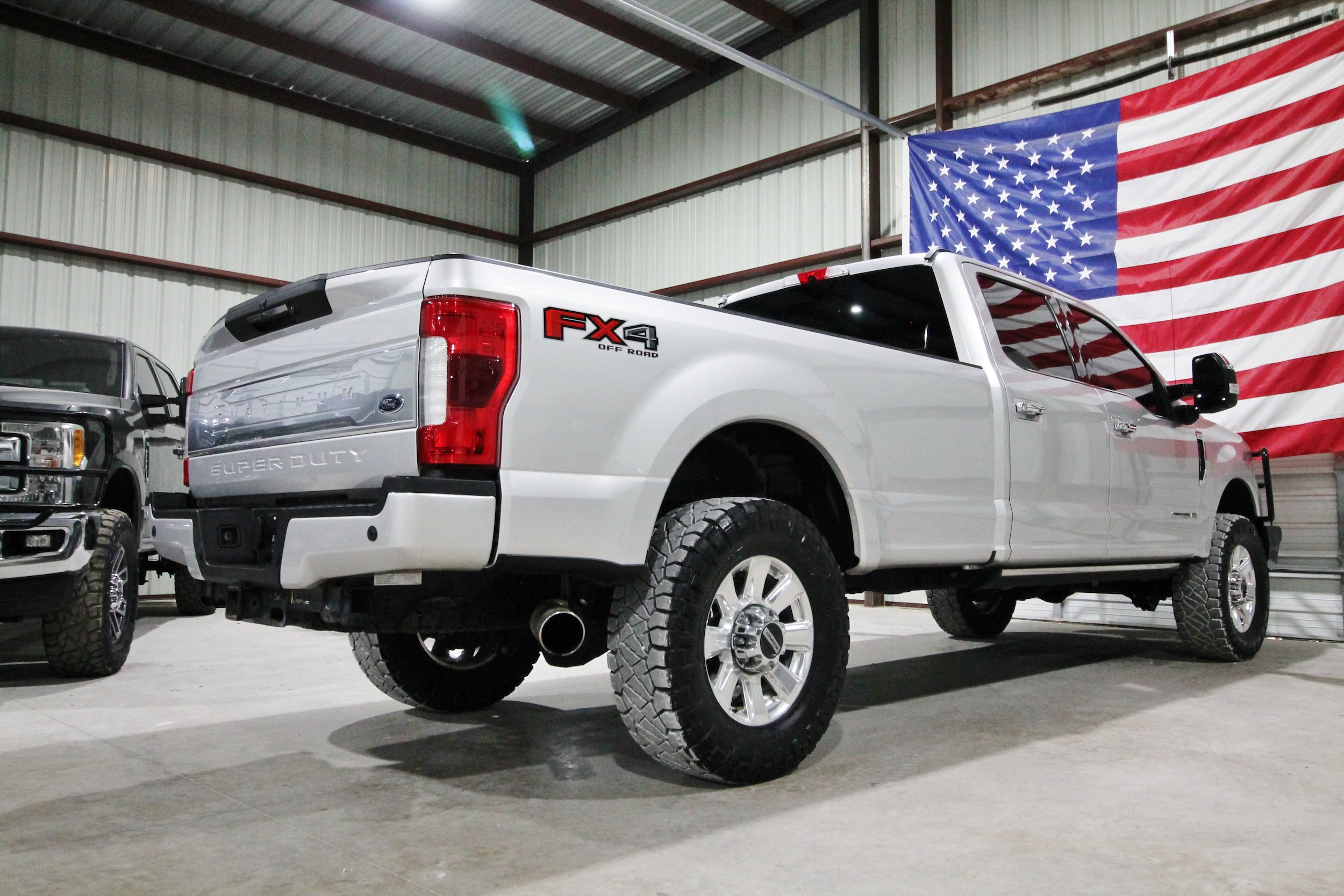 Used 2019 Ford F350 Platinum w/ Platinum Ultimate Package AWD/4WD image 11