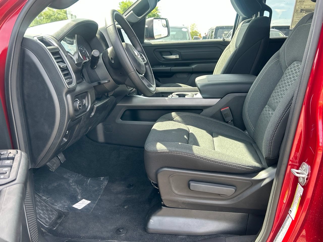 New 2026 RAM 1500 Express AWD/4WD image 11
