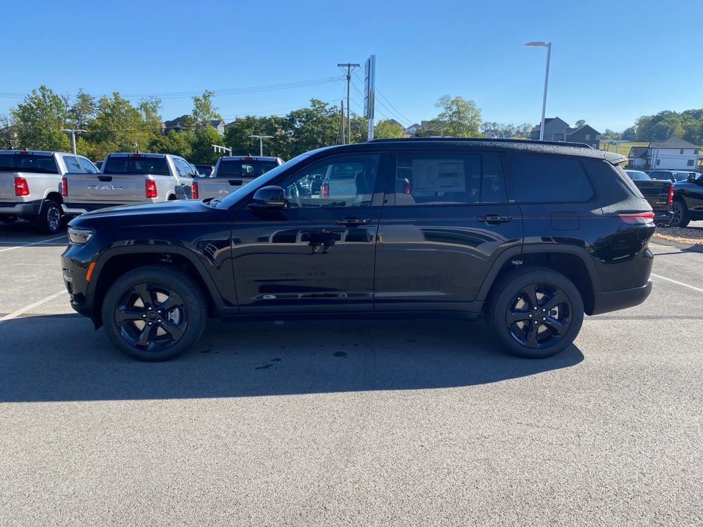 New 2025 Jeep Grand Cherokee L Limited w/ Black Appearance Package image 6