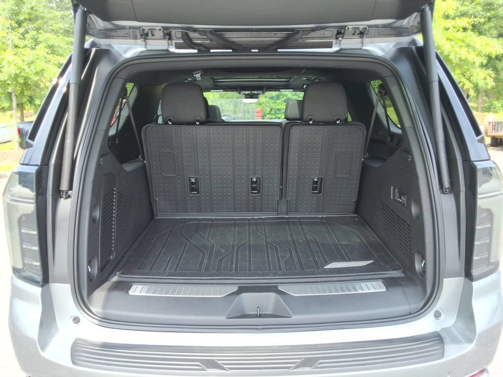 Certified 2026 Chevrolet Suburban High Country AWD/4WD image 18
