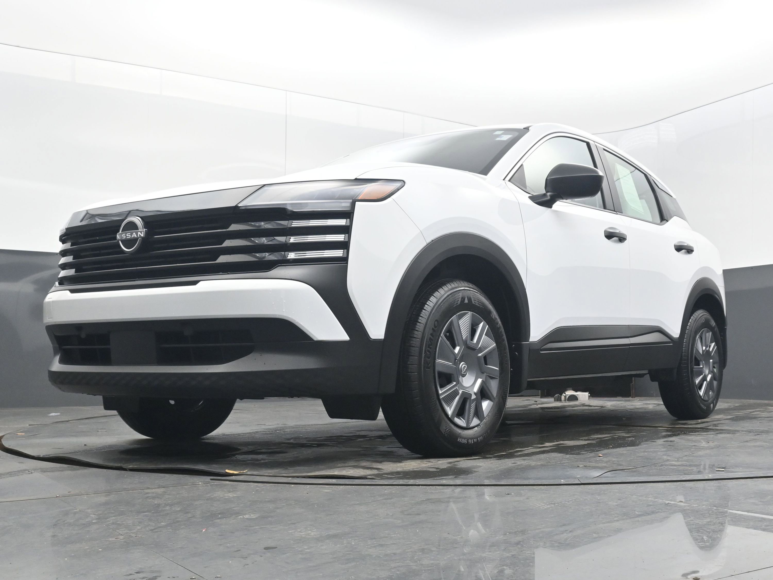 Certified 2025 Nissan Kicks S image 22