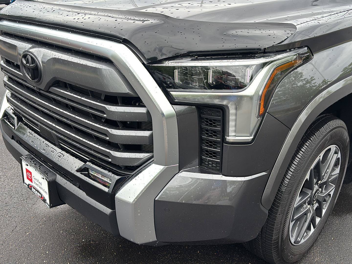 Used 2025 Toyota Tundra Limited AWD/4WD image 7
