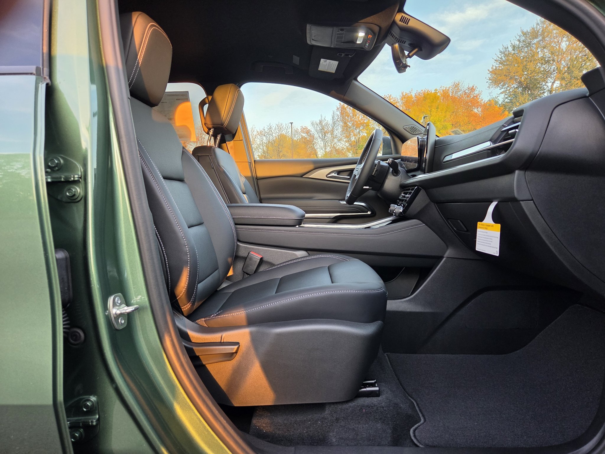 New 2027 Chevrolet Traverse LT w/ Enhanced Driving Package AWD/4WD image 40
