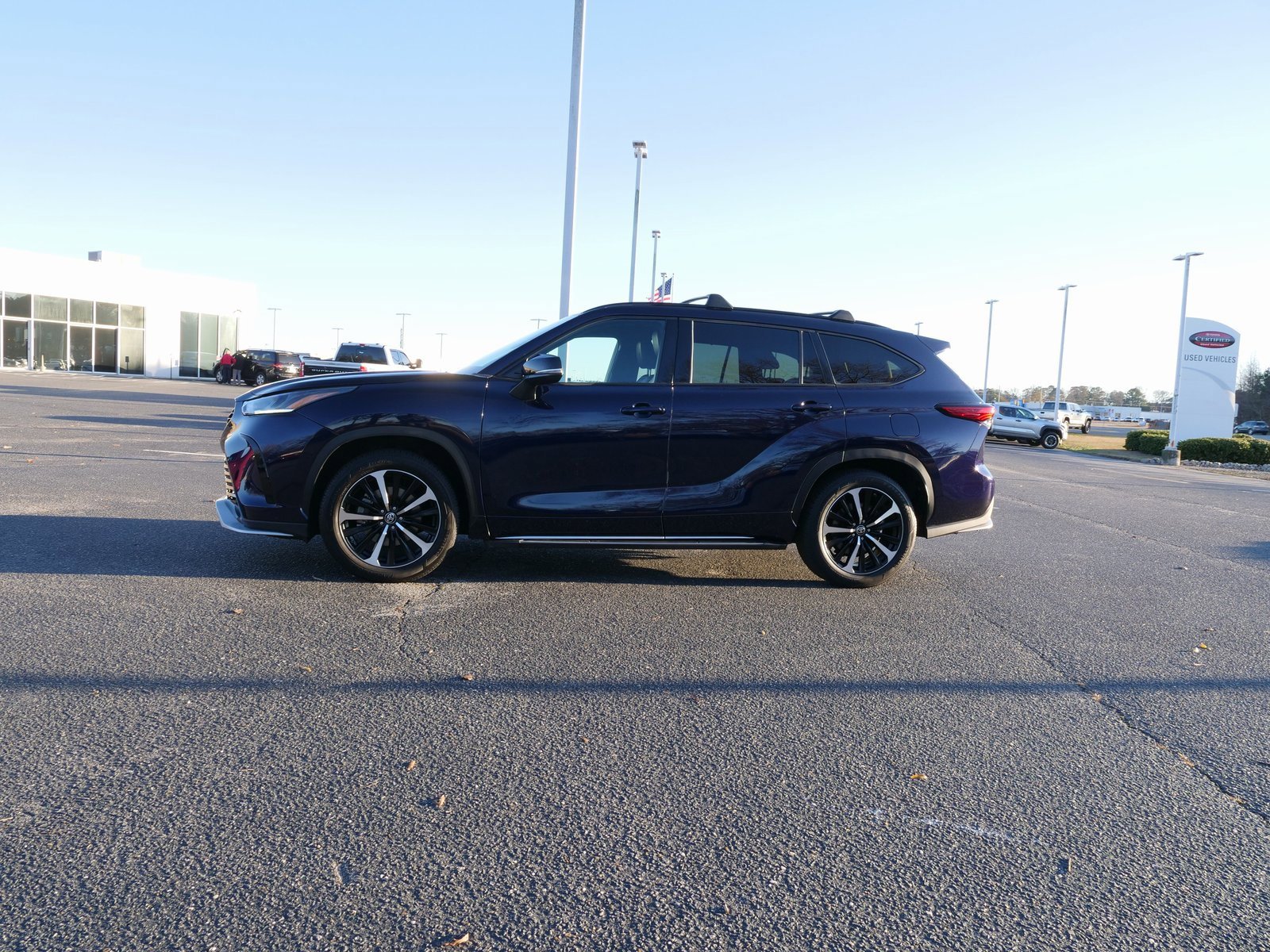 Used 2021 Toyota Highlander XSE image 6