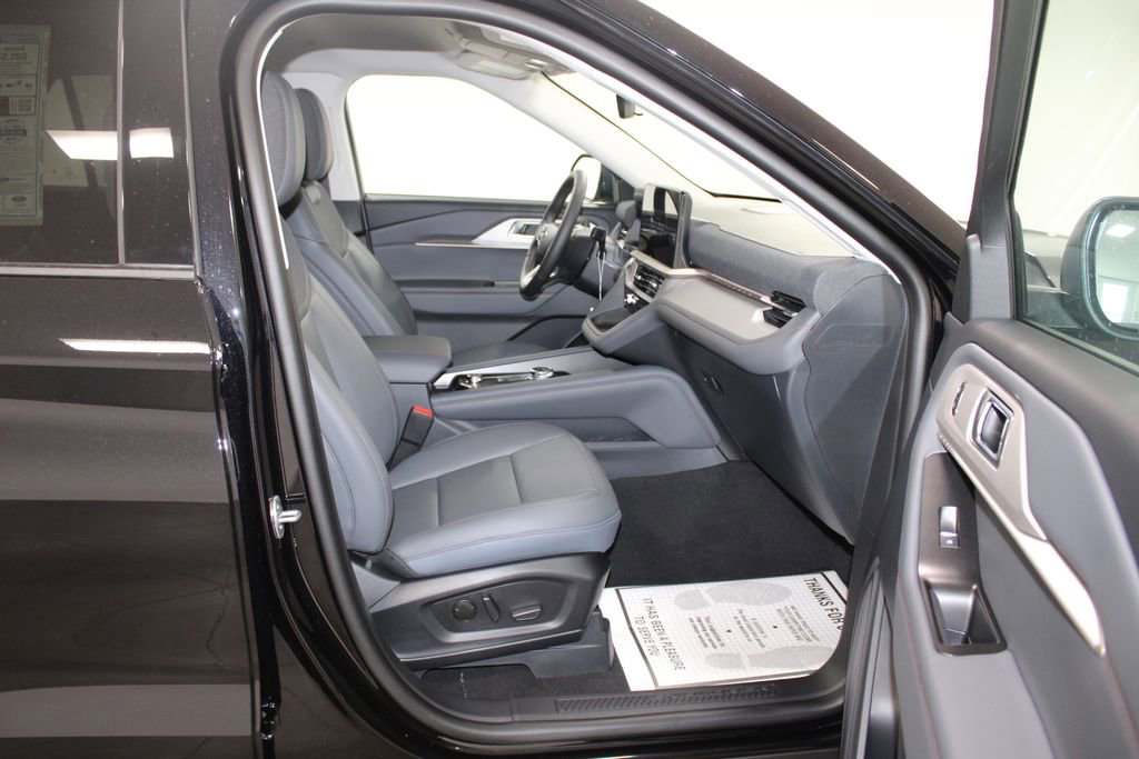 New 2026 Ford Explorer Active w/ Active Comfort Package AWD/4WD image 29
