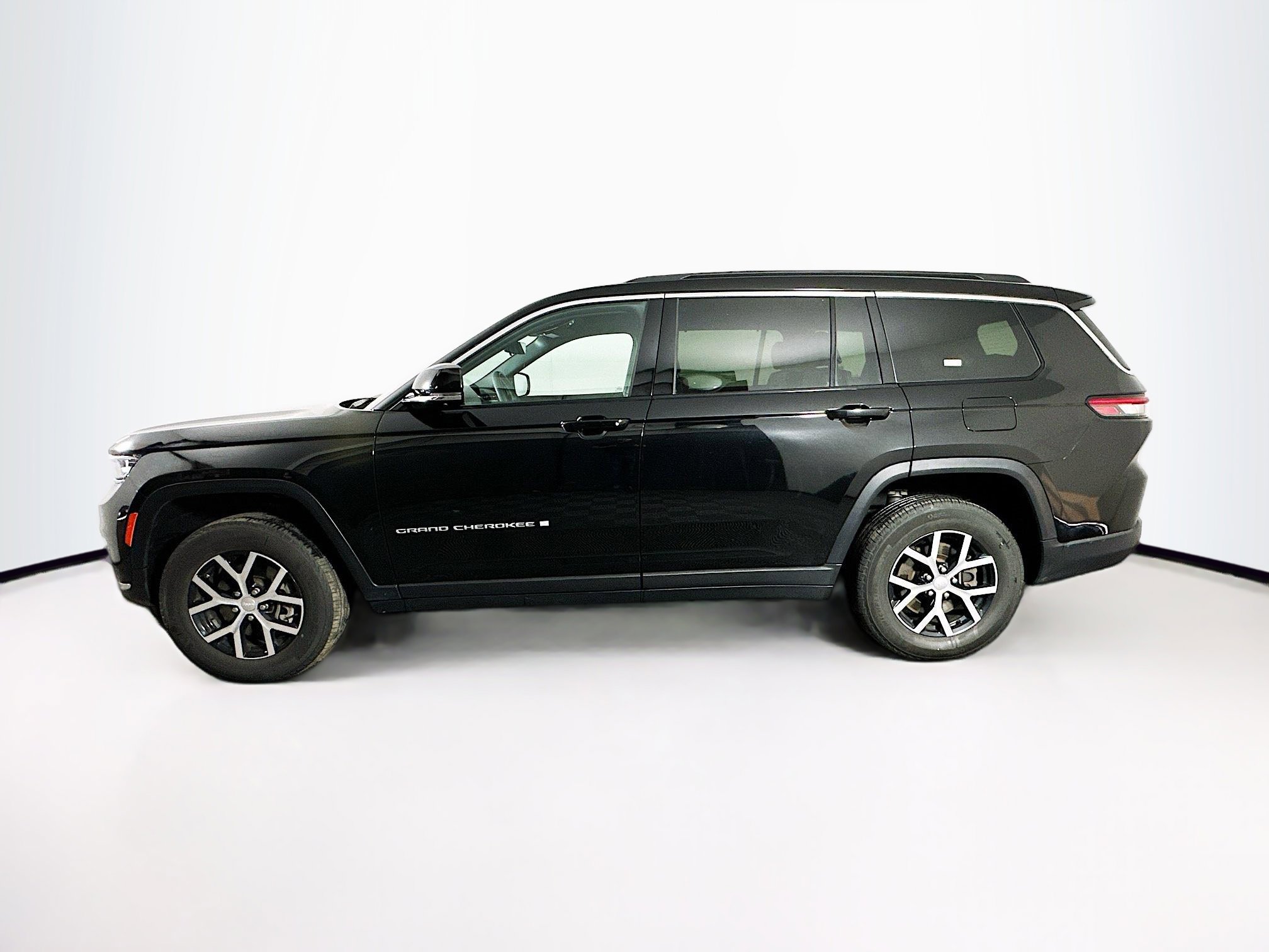 Used 2024 Jeep Grand Cherokee L Limited w/ Luxury Tech Group II image 4