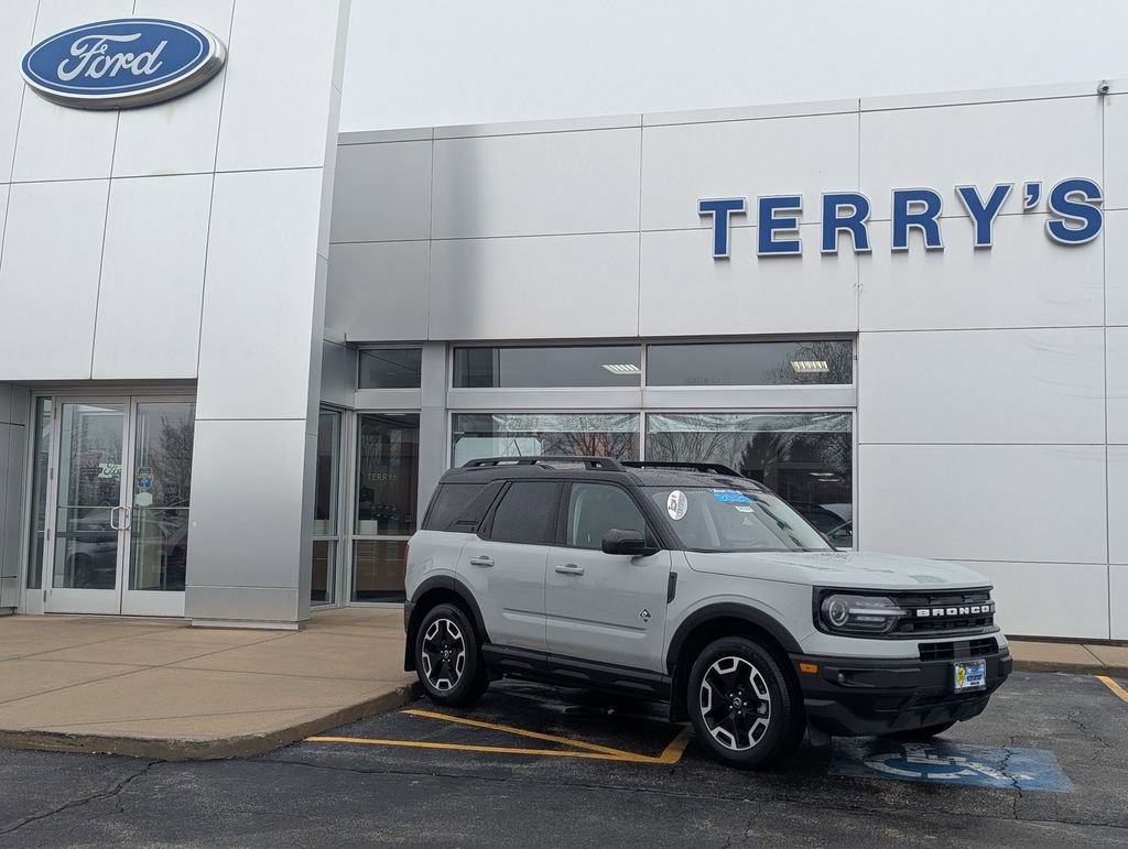 Used 2023 Ford Bronco Sport Outer Banks w/ Tech Package AWD/4WD image 1