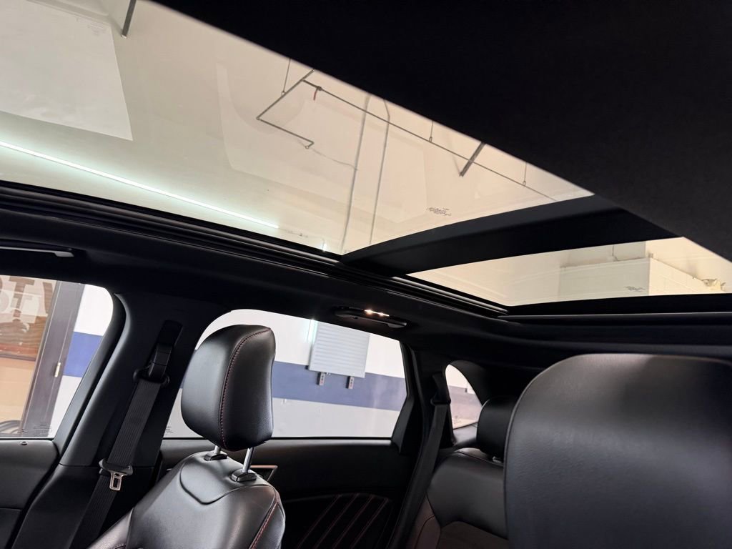 Used 2022 Ford Edge ST-Line image 4