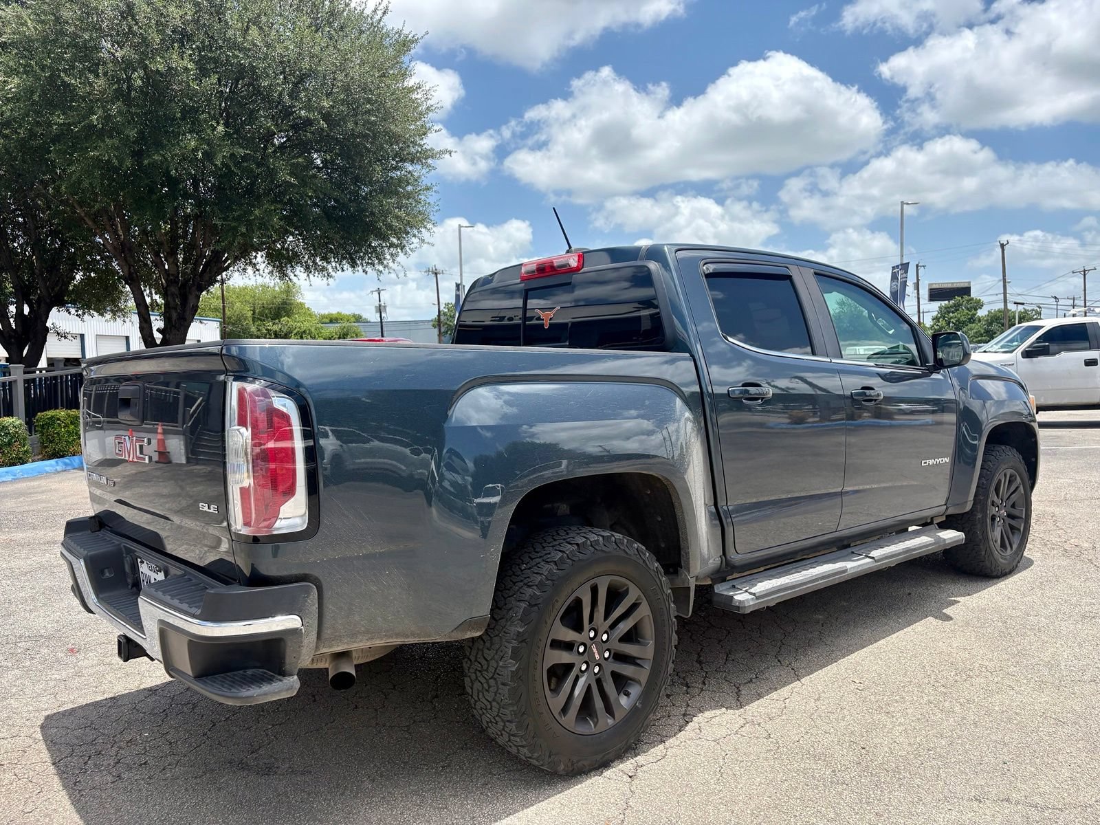 Used 2020 GMC Canyon SLE w/ Elevation Edition RWD image 3