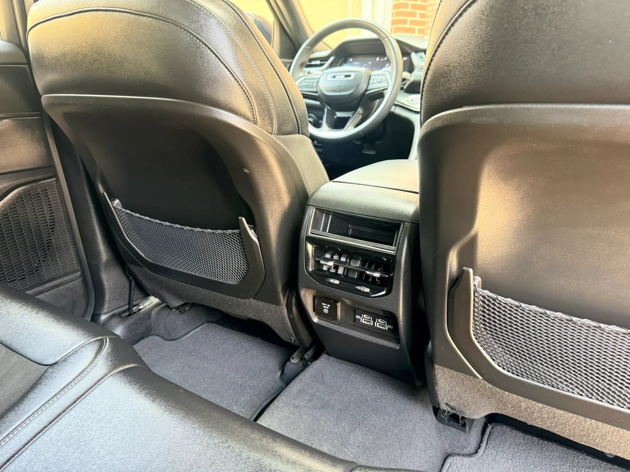 Used 2023 Jeep Grand Cherokee Altitude AWD/4WD image 31