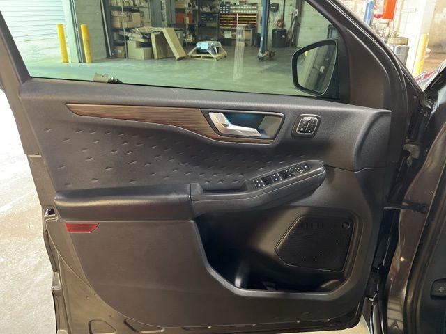 Used 2020 Ford Escape Titanium AWD/4WD image 13