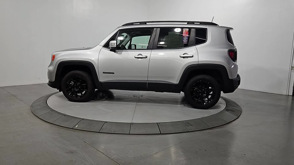 Used 2019 Jeep Renegade Altitude w/ UConnect 8.4 Nav Group AWD/4WD video 2