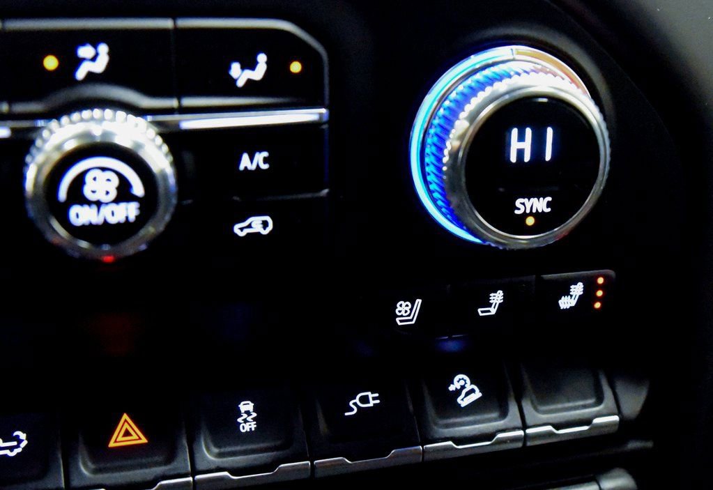 Used 2022 GMC Sierra 1500 AT4 w/ AT4 Premium Package image 27