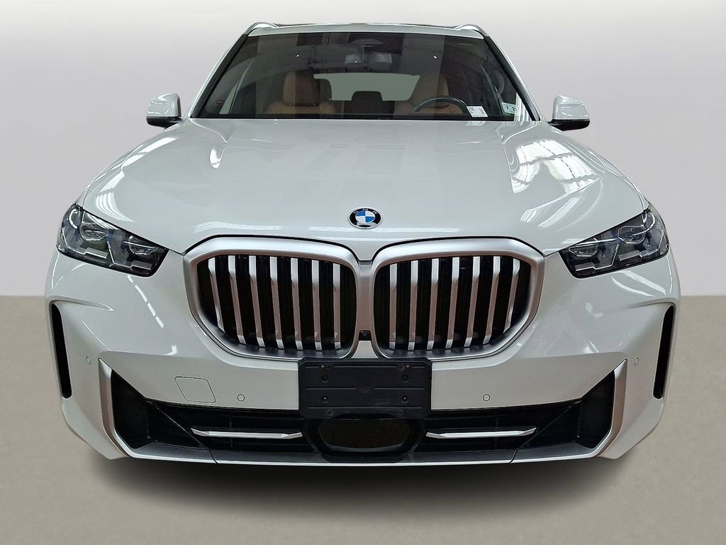 Certified 2024 BMW X5 xDrive40i w/ Premium Package AWD/4WD image 2