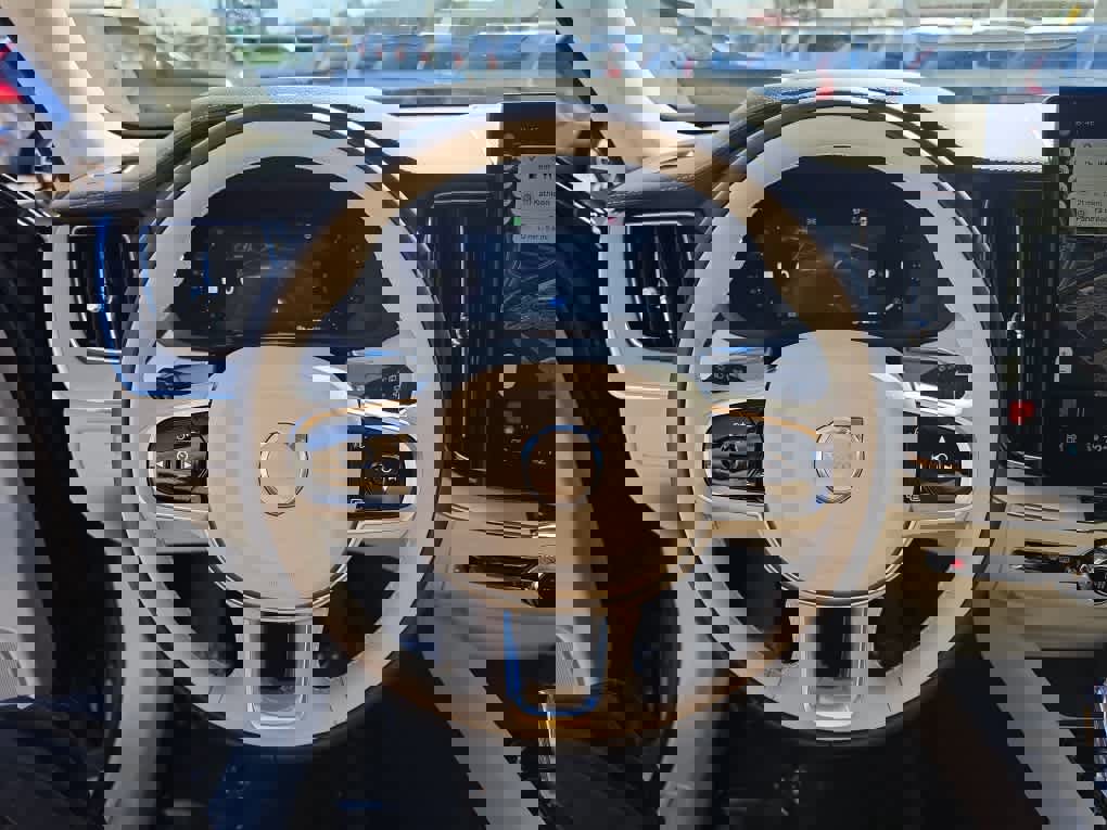 Used 2026 Volvo XC60 B5 Ultra w/ Protection Package Premier AWD/4WD image 13