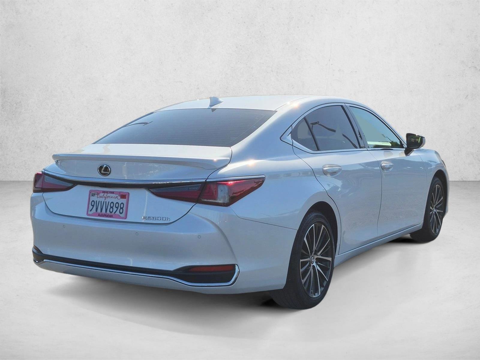 Used 2025 Lexus ES 300h w/ Premium Package FWD image 5