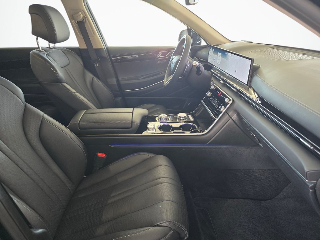 Used 2025 Genesis GV80 2.5T Standard AWD/4WD image 42