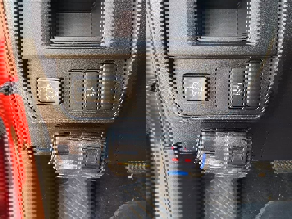 Used 2019 Toyota Tacoma SR5 image 16