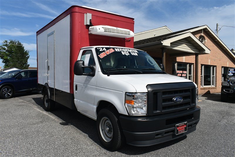 Used 2023 Ford E-350 and Econoline 350 Super Duty w/ Power Windows & Locks Group RWD image 1