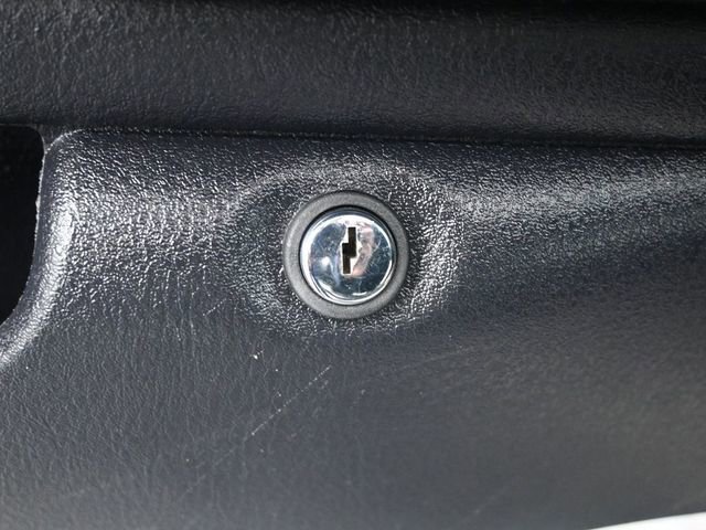 Used 2005 Ford Thunderbird image 7