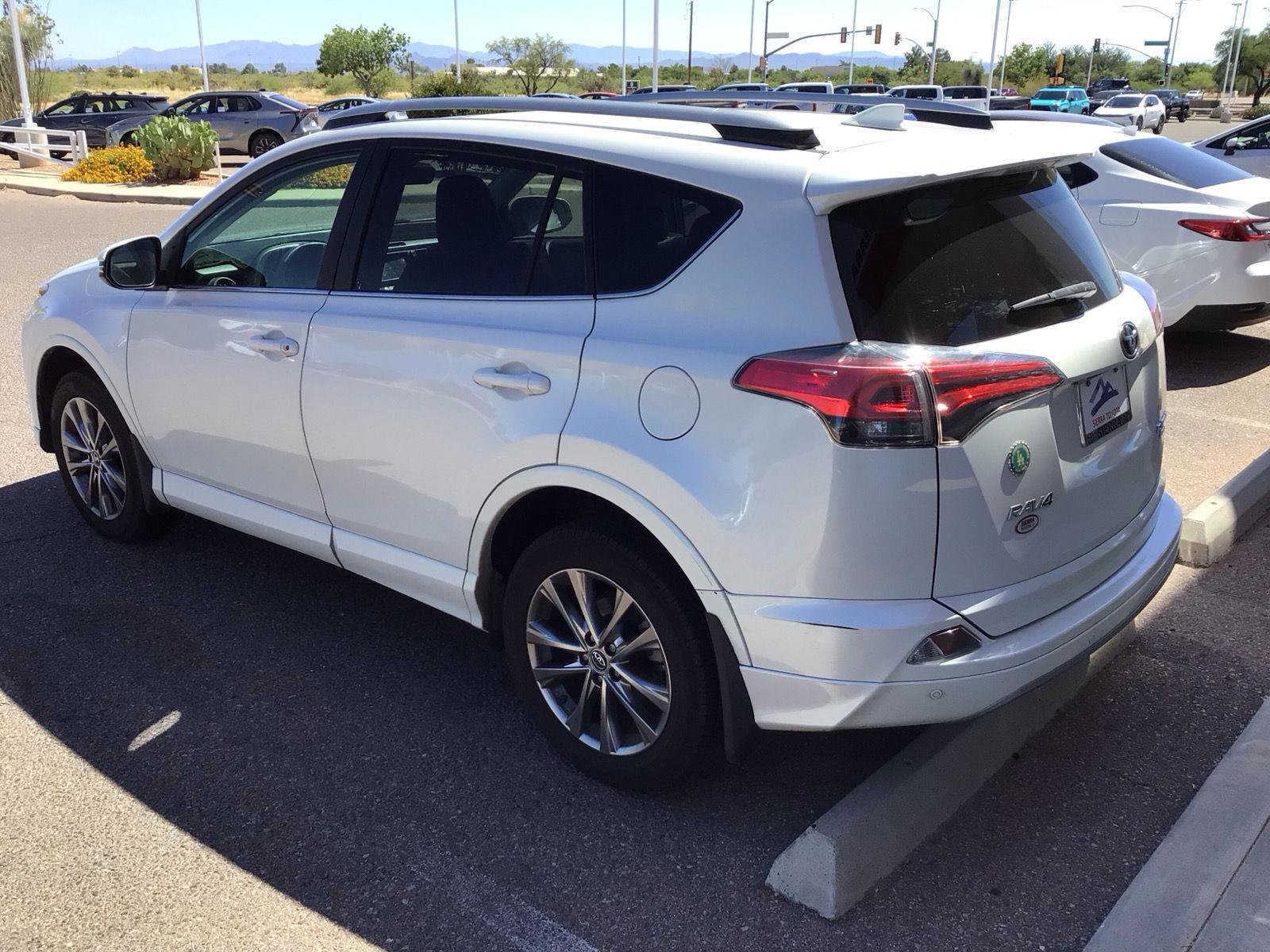 Used 2018 Toyota RAV4 Platinum AWD/4WD image 4