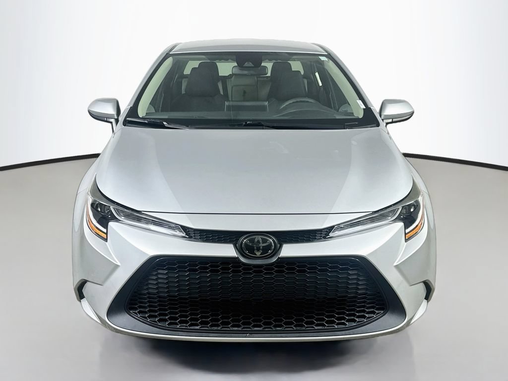 Used 2020 Toyota Corolla LE FWD image 2