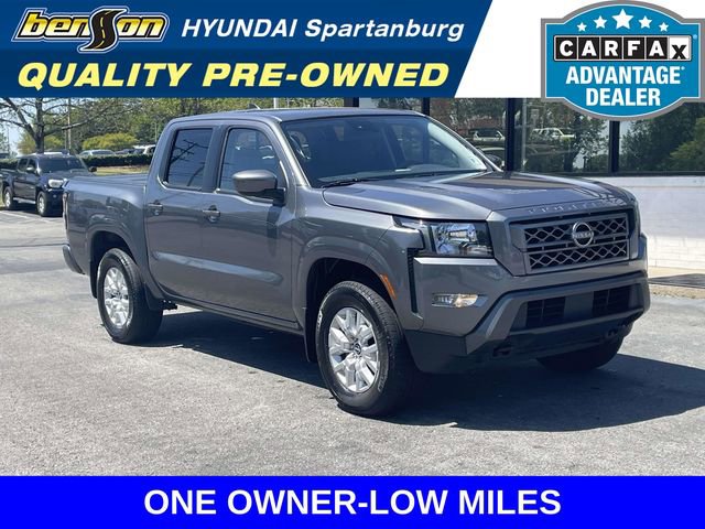 Used 2022 Nissan Frontier SV image 1