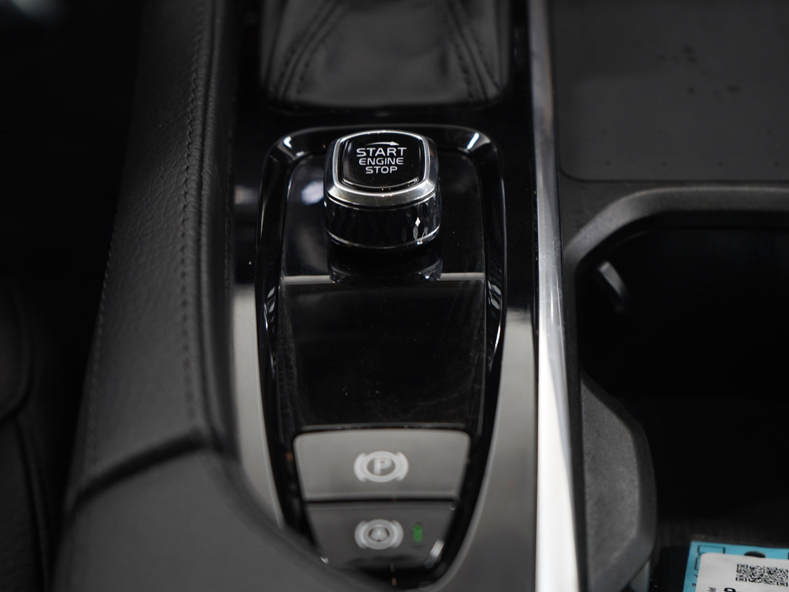 Used 2022 Volvo XC90 T6 Momentum w/ Climate Package image 25