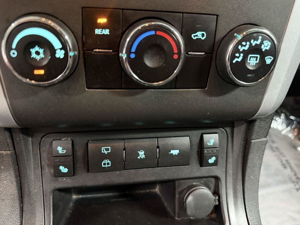 Used 2011 Chevrolet Traverse LT w/ Personal Connectivity Package FWD image 18