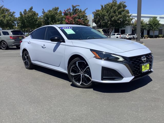 Used 2024 Nissan Altima 2.5 SR AWD/4WD image 2