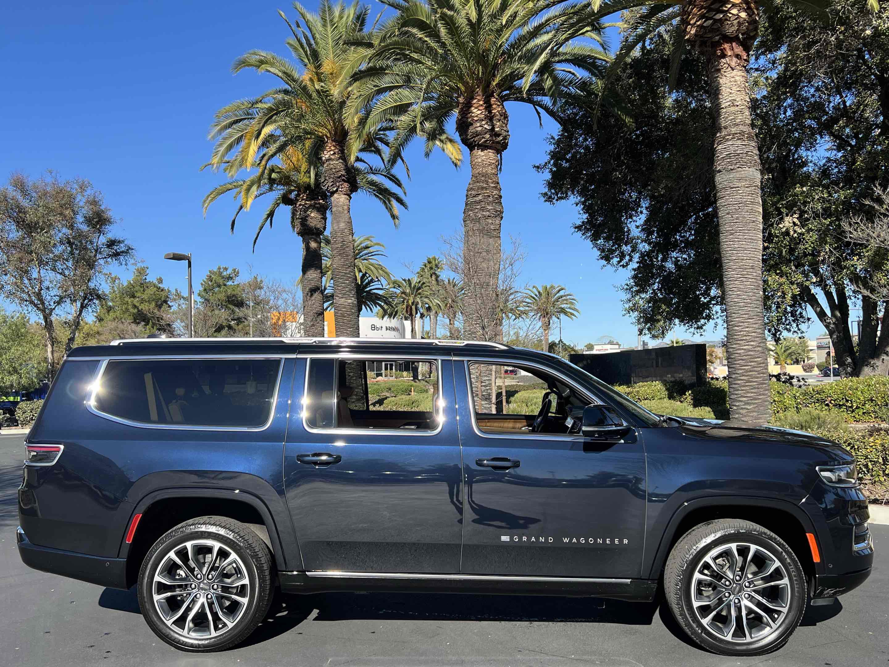 Used 2023 Jeep Grand Wagoneer L Series III image 19