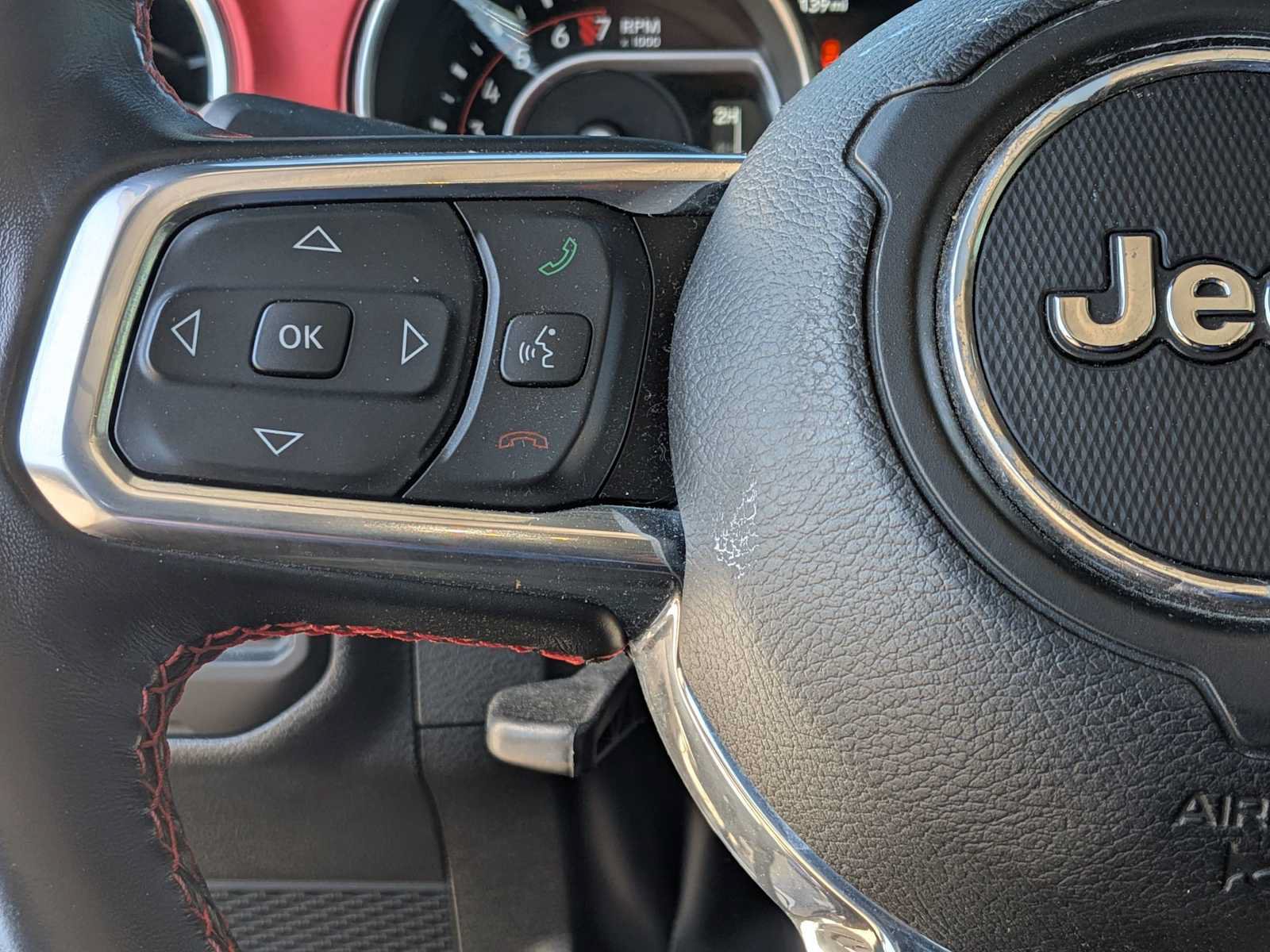 Used 2022 Jeep Gladiator Rubicon w/ LED Lighting Group AWD/4WD image 18