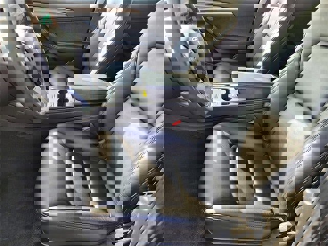 Used 2023 Tesla Model 3 Standard Range image 17