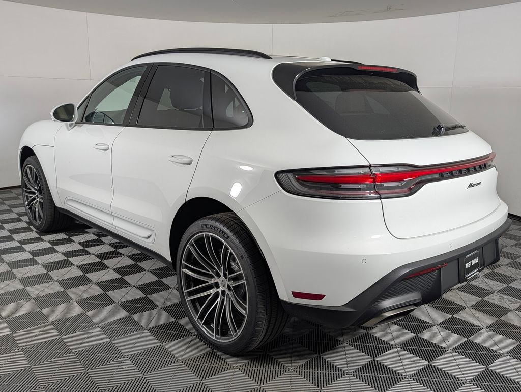 New 2026 Porsche Macan image 3