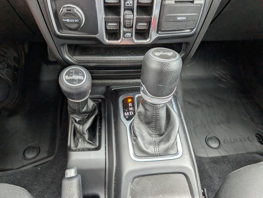 Used 2023 Jeep Wrangler Unlimited w/ Cold Weather Group image 21