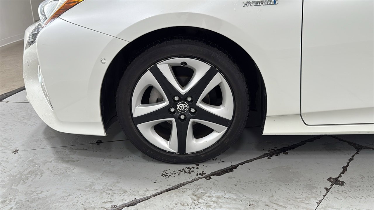 Used 2016 Toyota Prius Four image 24