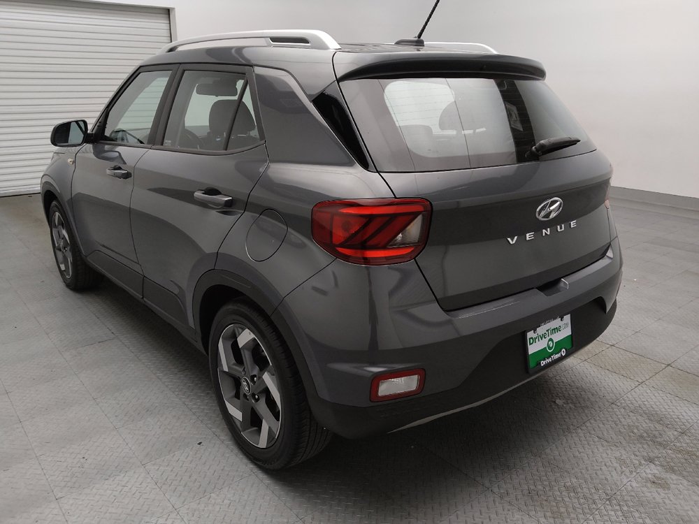 Used 2025 Hyundai Venue SEL FWD image 5
