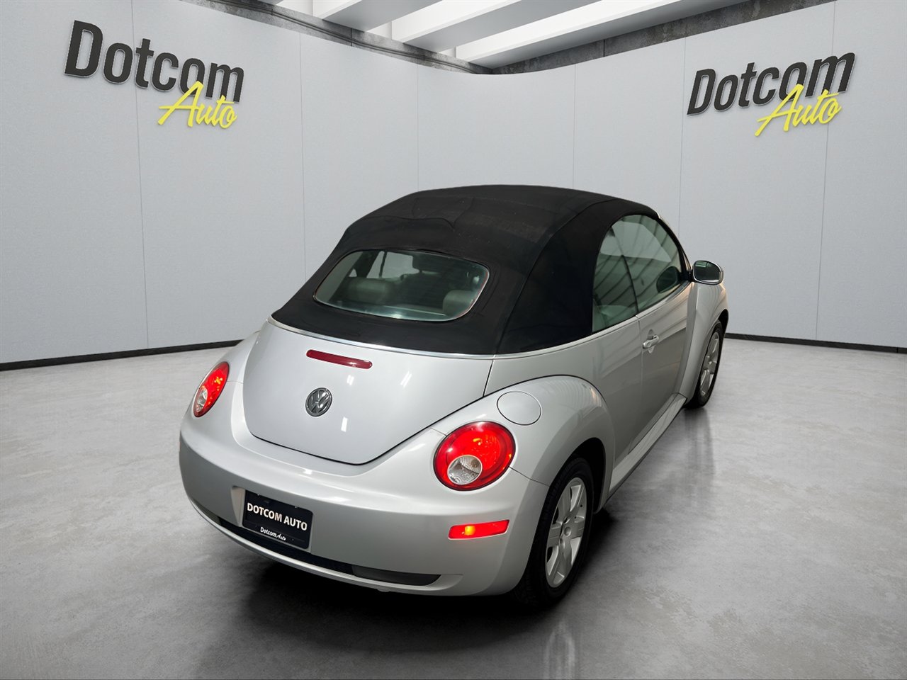 Used 2007 Volkswagen Beetle Convertible w/ Package 1 image 10