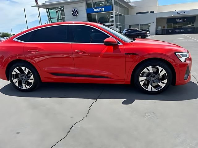 Used 2021 Audi e-tron Prestige w/ Prestige Package AWD/4WD image 2