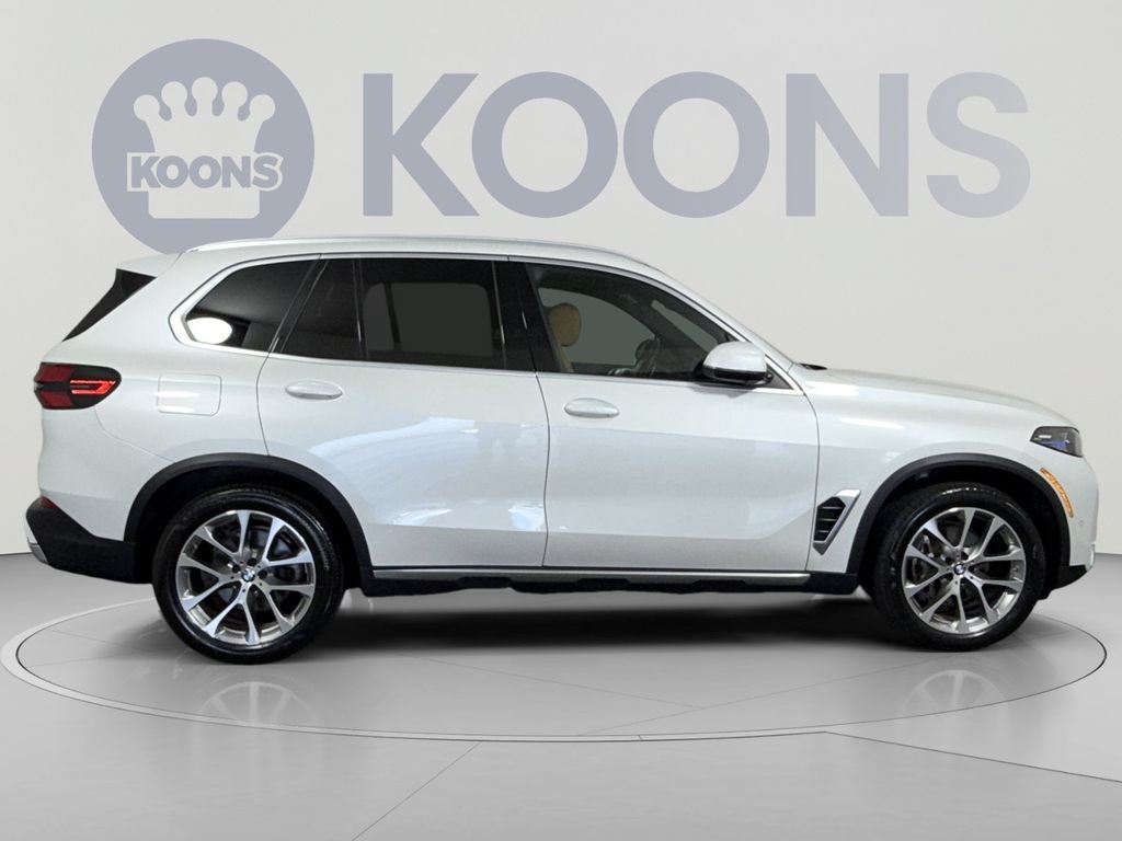 Used 2024 BMW X5 xDrive40i w/ Premium Package AWD/4WD image 8