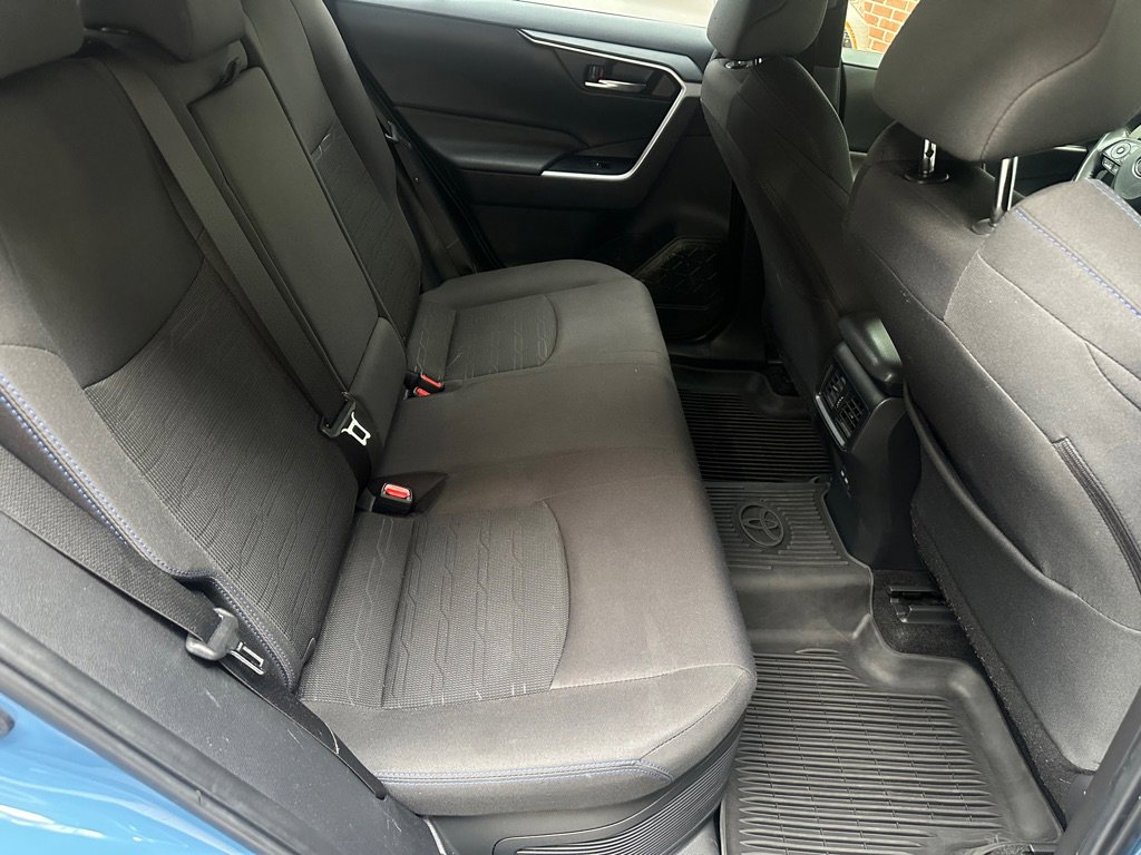 Used 2022 Toyota RAV4 SE image 26