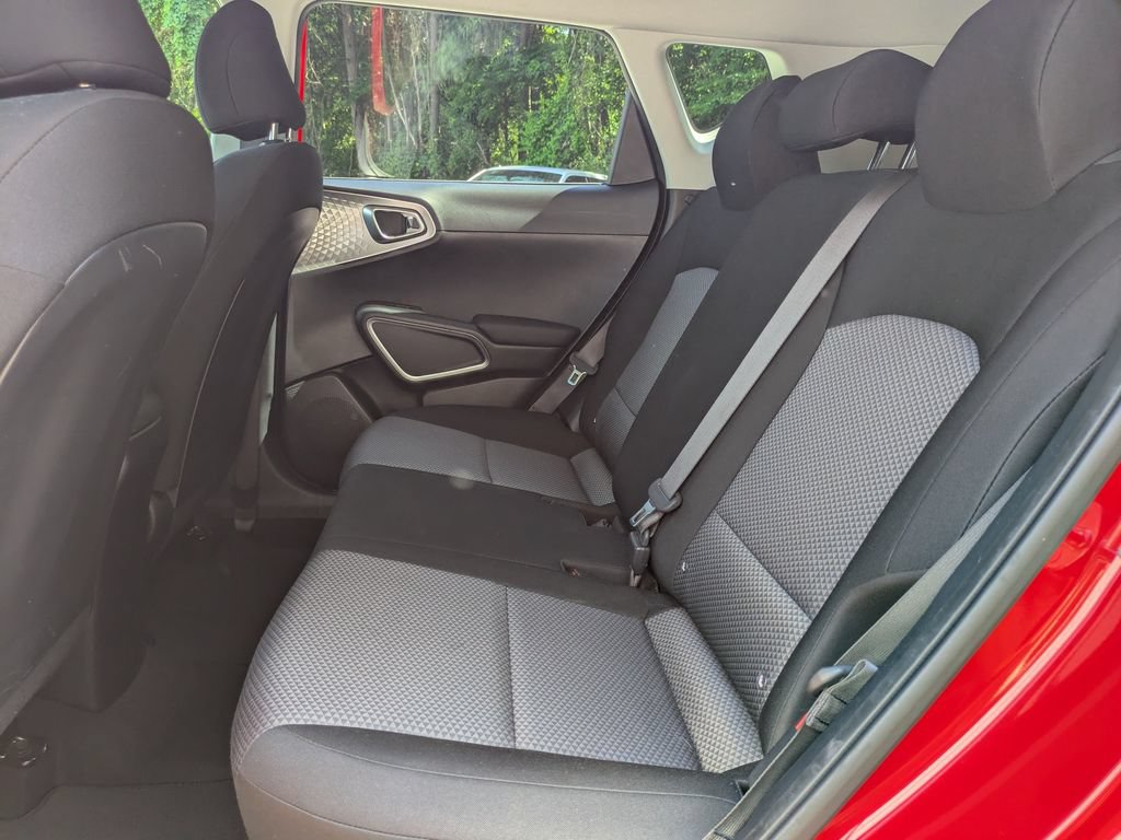 Used 2023 Kia Soul LX w/ LX Technology Package FWD image 14